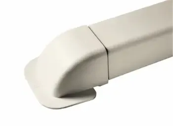 Peitelevy kauluksella