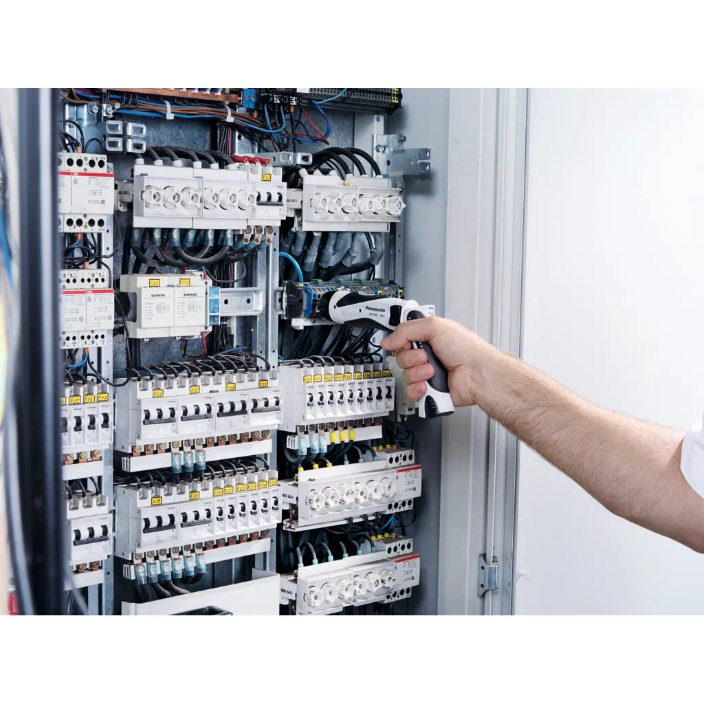 PANASONIC Ruuvinväännin 3.6V EY7410LA2S, sarja